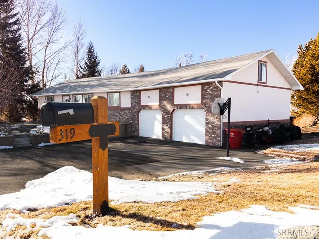 $479,000 | 319 North Pine Street, Parker, ID 83445