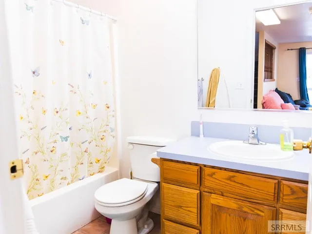 $479,000 | 319 North Pine Street, Parker, ID 83445