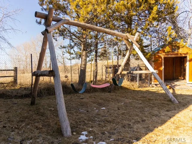 $479,000 | 319 North Pine Street, Parker, ID 83445