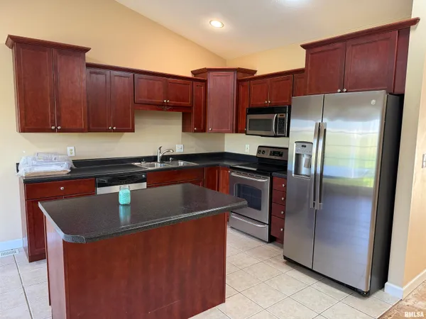 $195,000 | 3160 Genevieve Drive, Quincy, IL 62305