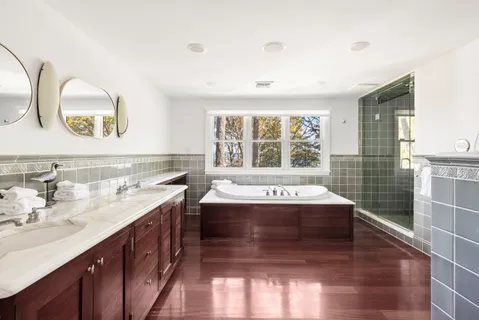 $3,250,000 | 32 Mashomuck Drive, Sag Harbor, NY 11963