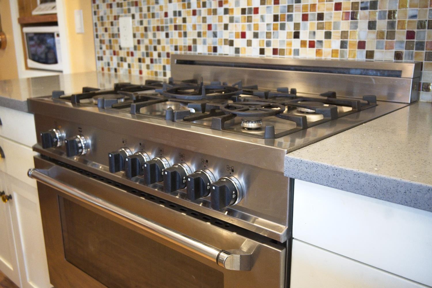 126 Center Street Jackson, CA 95642 - Photo 35 of 95 Beautiful Italian gas range and electric oven