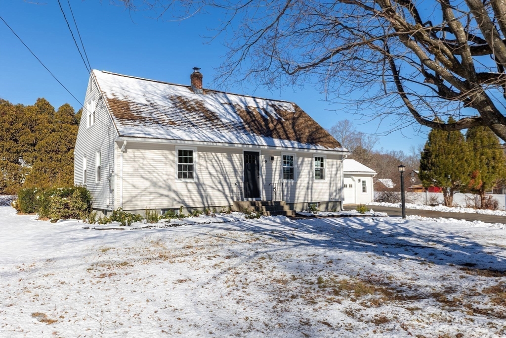 9 Edwill Road East Longmeadow, MA 01028 - Photo 29 of 34 a big house with wooden fence in front of it