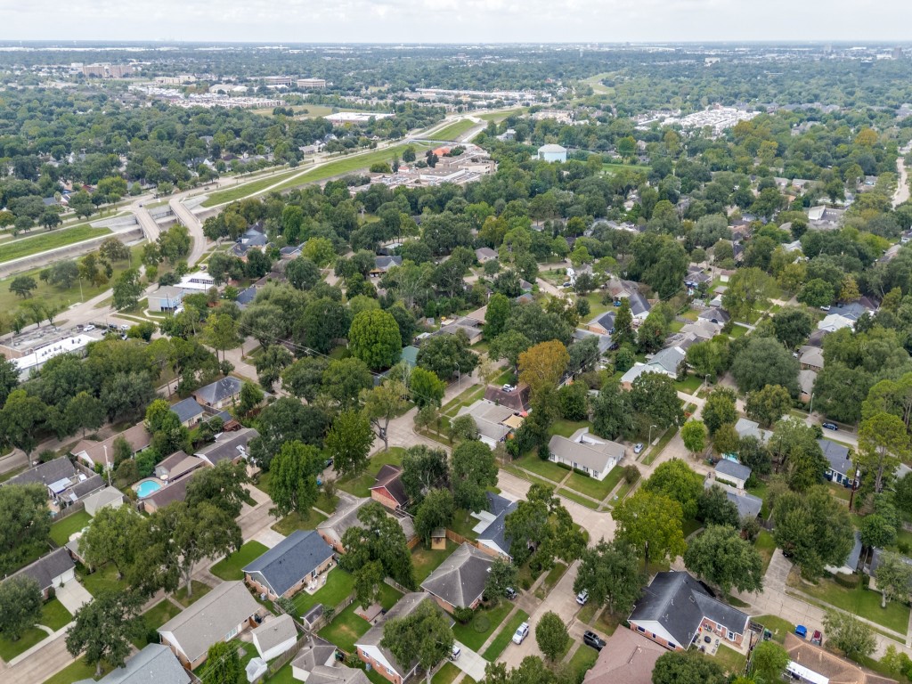 5933 Birdwood Road Houston, TX 77074 - Photo 30 of 30 Gallery Image 30