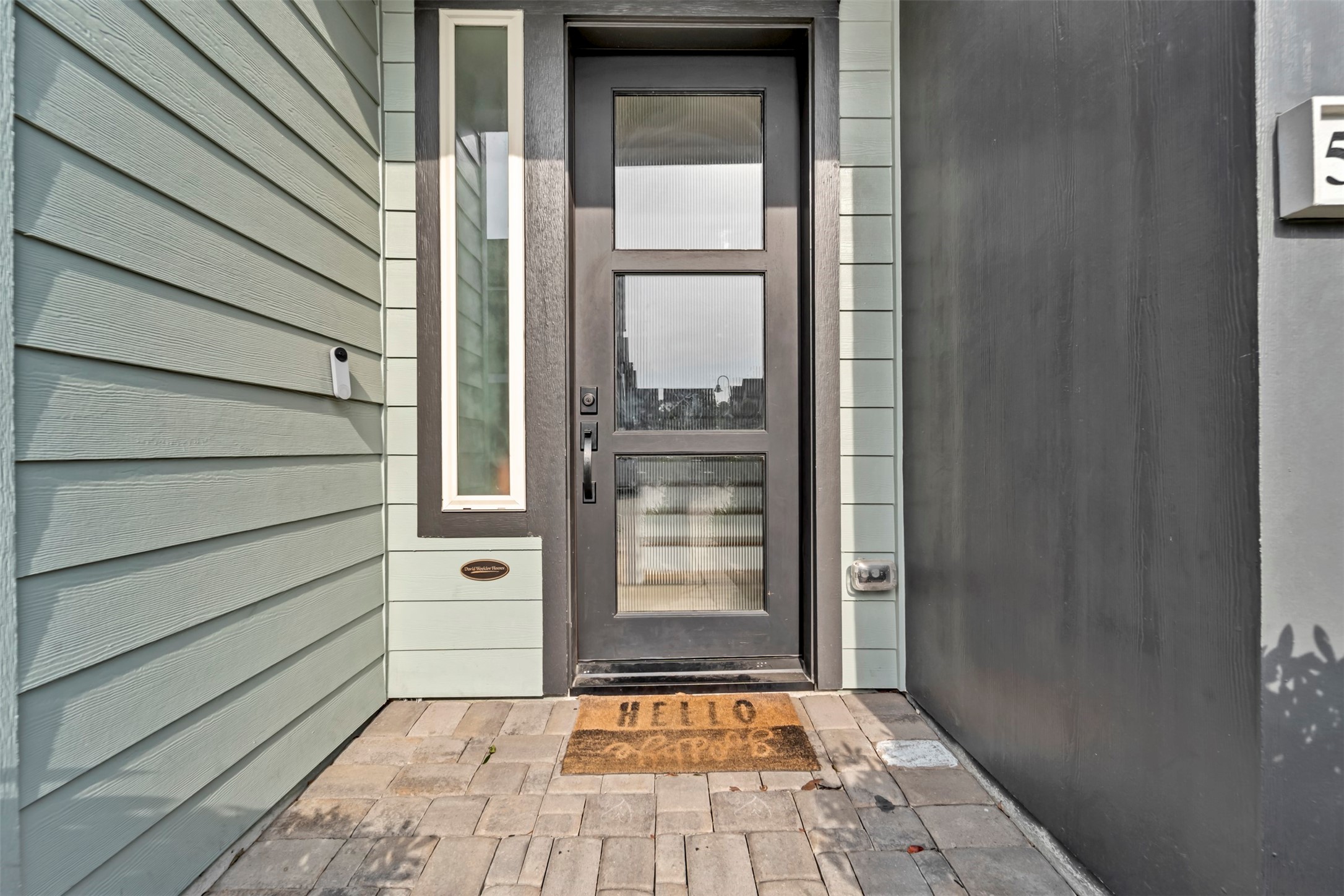 5209 Carters Bank Avenue Houston, TX 77091 - Photo 4 of 24 a view of the entrance door of the house