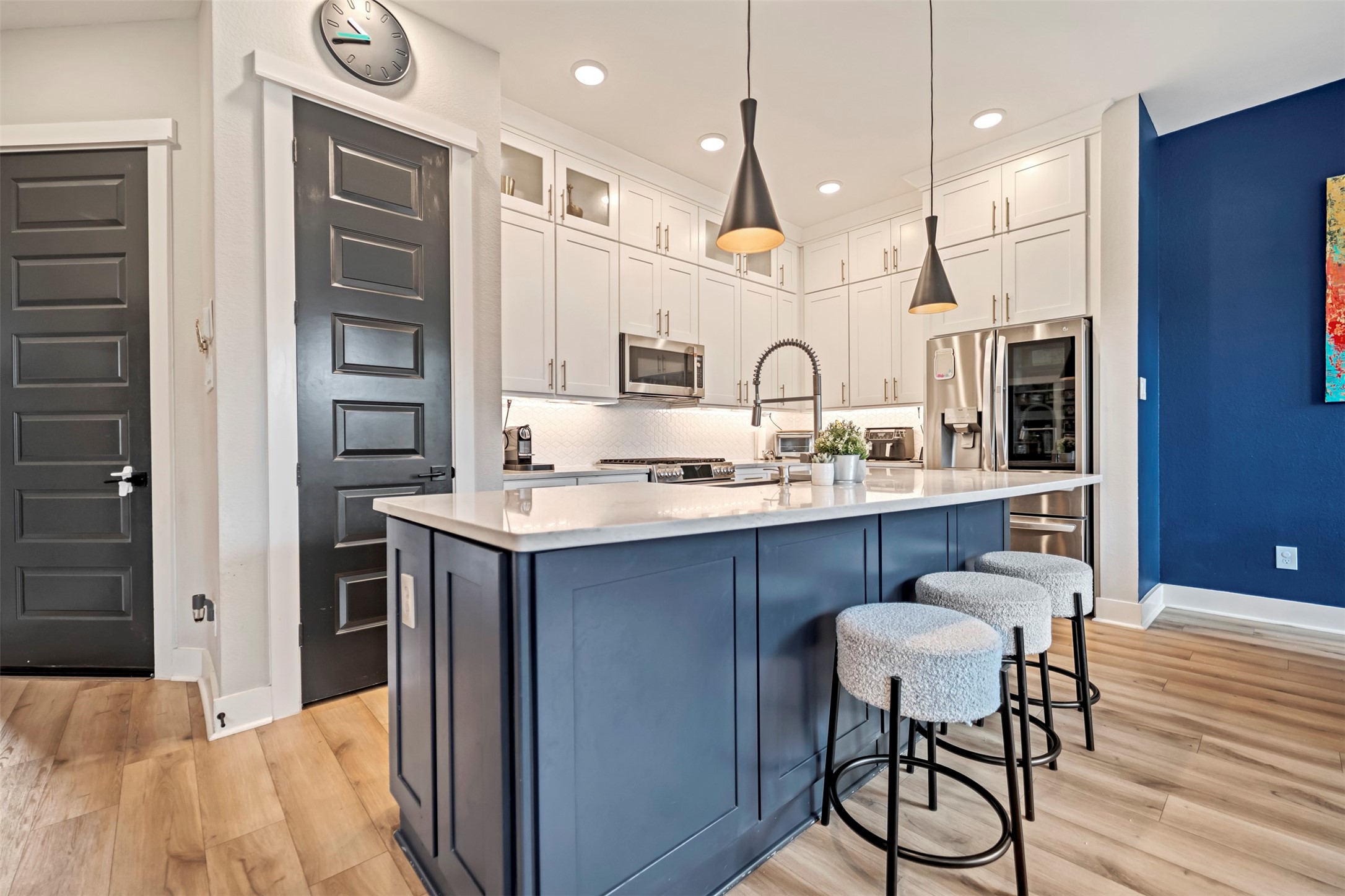 5209 Carters Bank Avenue Houston, TX 77091 - Photo 10 of 24 a large kitchen with a table and chairs