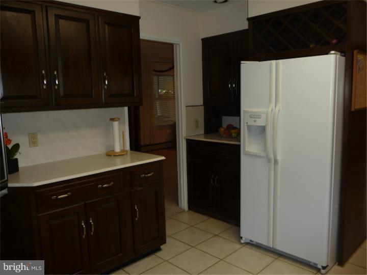 32 Silverbell Road Levittown, PA 19056 - Photo 6 of 21 Gallery Image 6