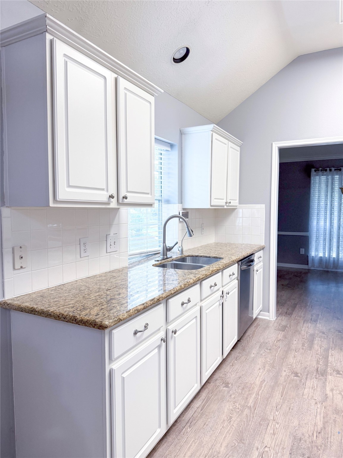 2703 Honeysuckle Walk Spring, TX 77388 - Photo 8 of 15