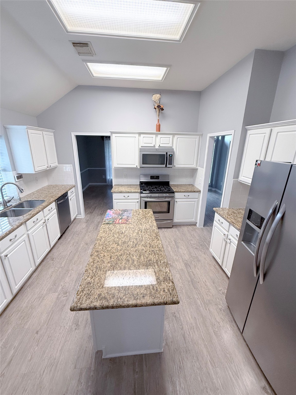 2703 Honeysuckle Walk Spring, TX 77388 - Photo 9 of 15