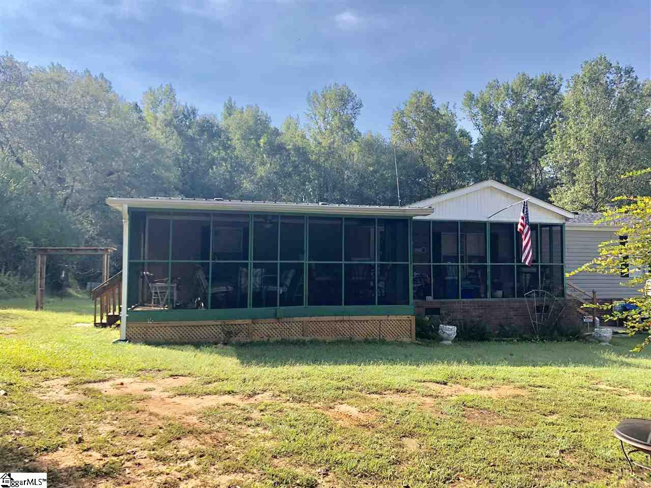 423 Simmons Road Gray Court, SC 29645 - Photo 3 of 24