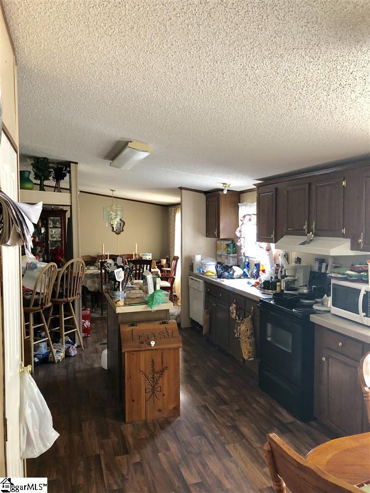 423 Simmons Road Gray Court, SC 29645 - Photo 6 of 24