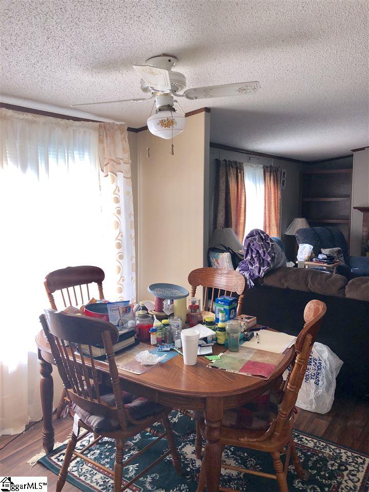 423 Simmons Road Gray Court, SC 29645 - Photo 8 of 24