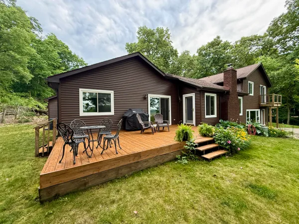$975,000 | 13955 Rattalee Lake Road, Davisburg, MI 48350