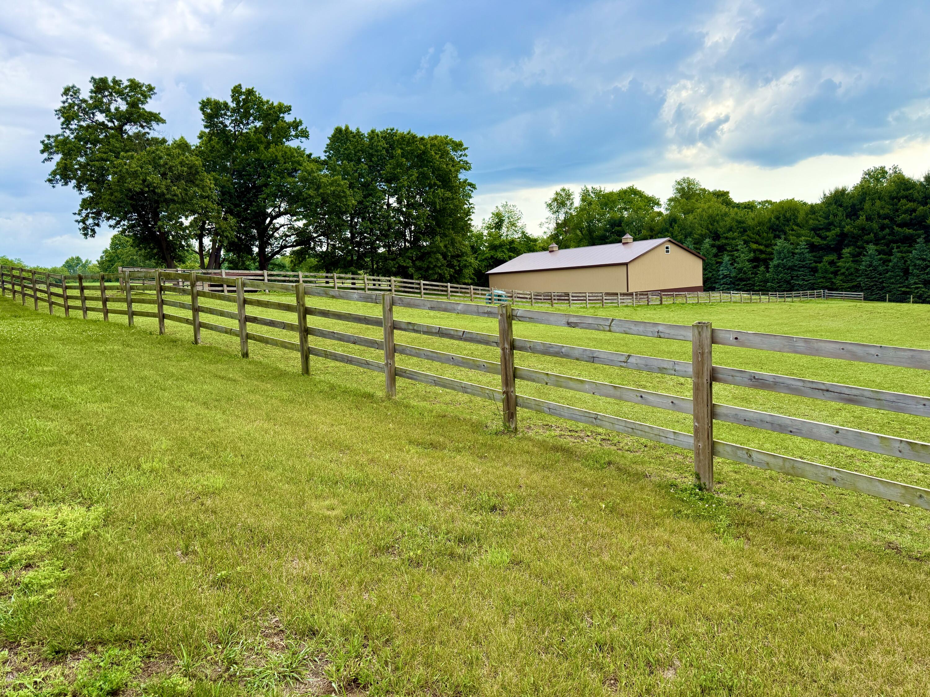 13955 Rattalee Lake Road Davisburg, MI 48350 - Photo 22 of 95 Horse Pasture/Pole Barn