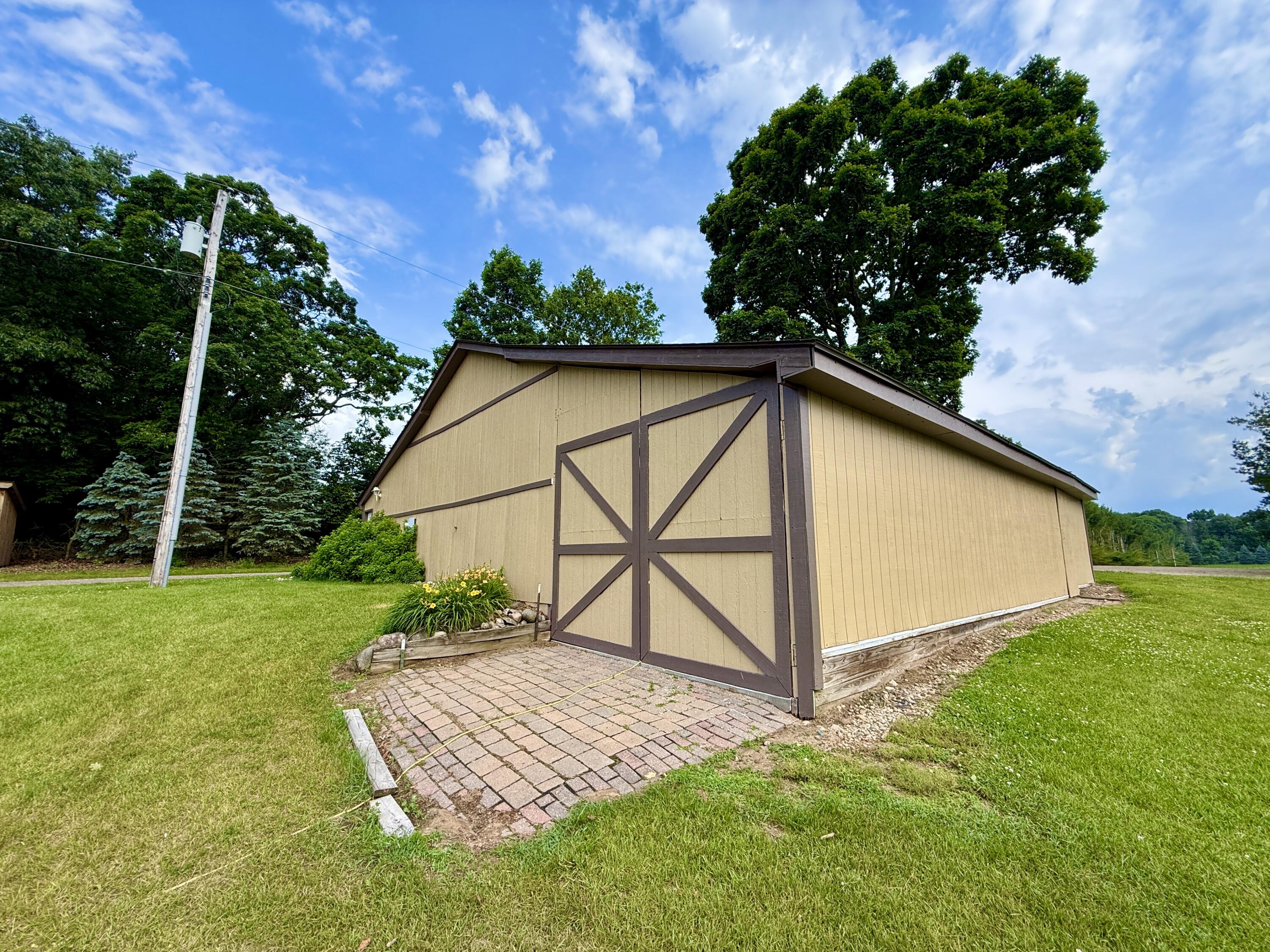 13955 Rattalee Lake Road Davisburg, MI 48350 - Photo 27 of 95 Horst Barn/Stable