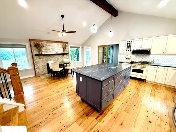 $975,000 | 13955 Rattalee Lake Road, Davisburg, MI 48350