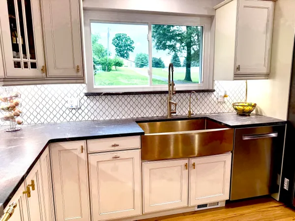 $975,000 | 13955 Rattalee Lake Road, Davisburg, MI 48350