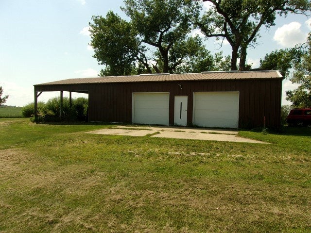 1376 230th Street Tipton, IA 52772 - Photo 4 of 25 Gallery Image 4