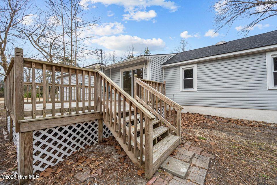 1634 Murrill Hill Road Jacksonville, NC 28540 - Photo 3 of 26 20250203210140809028000000-o