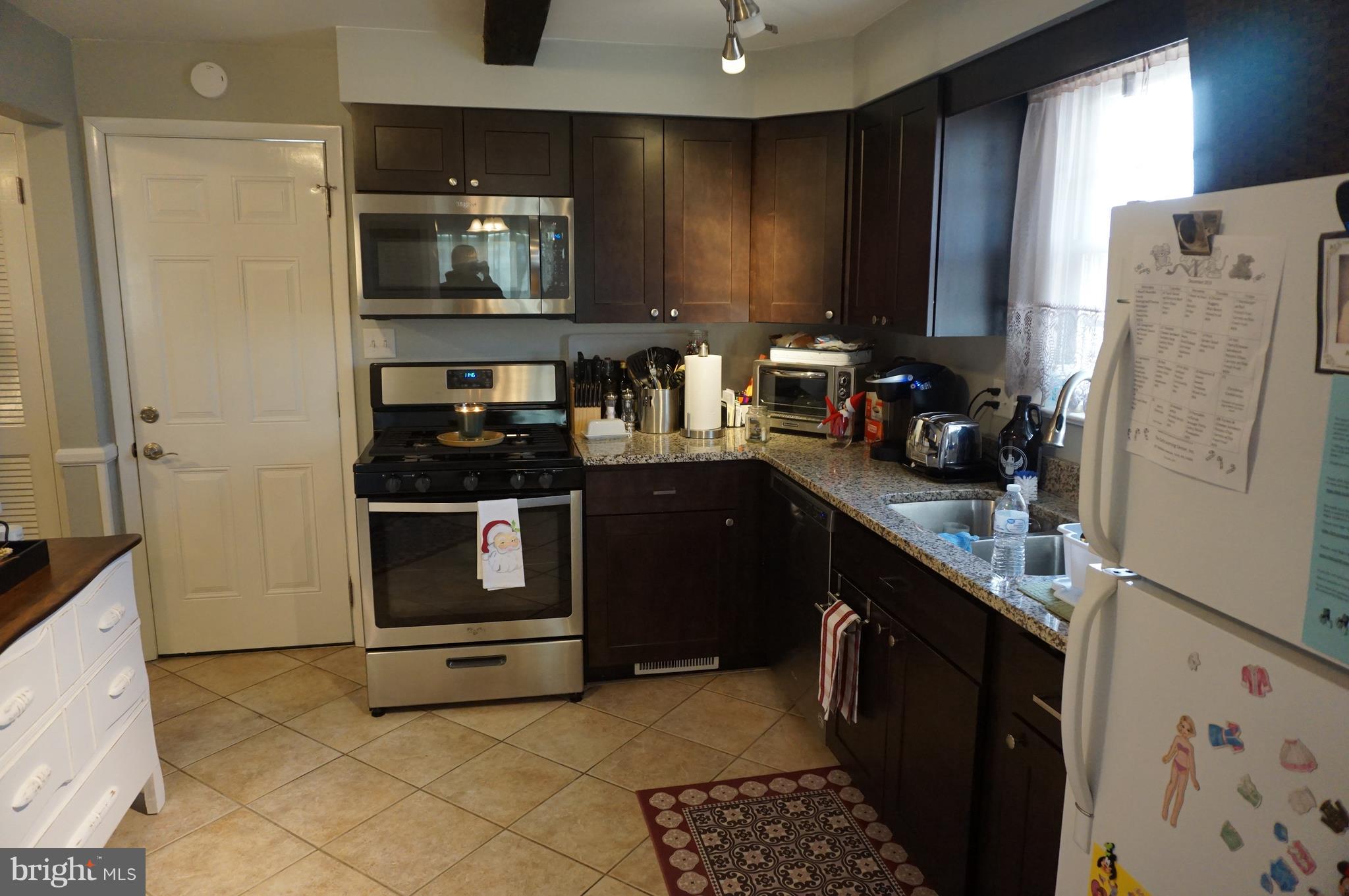 2247 Chestnut Road York, PA 17408 - Photo 6 of 24