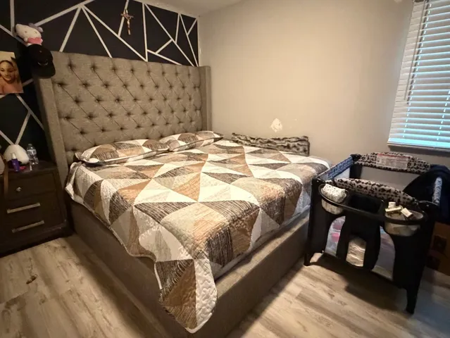 $279,900 | 709 Hudson Avenue, Romeoville, IL 60446