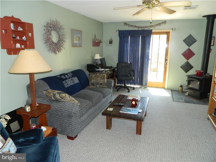 2762 Bodder Road Riegelsville, PA 18077 - Photo 8 of 15 Family Room