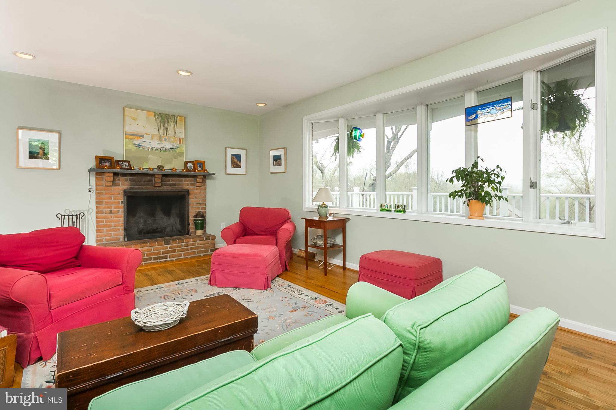 17709 Backbone Road Parkton, MD 21120 - Photo 5 of 30 Living Room