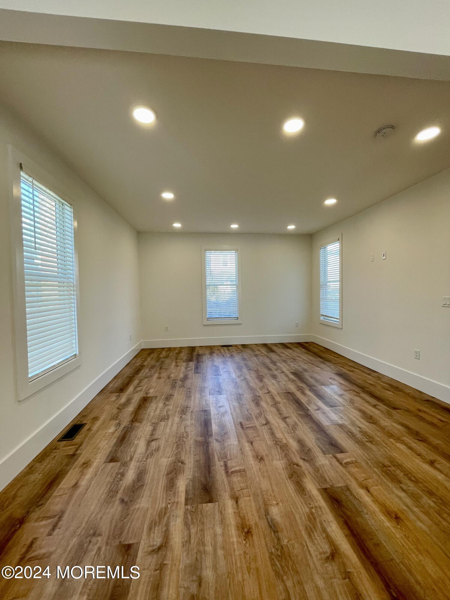 237 Mechanic Street, Unit A Red Bank, NJ 07701 - Photo 5 of 9 Living room