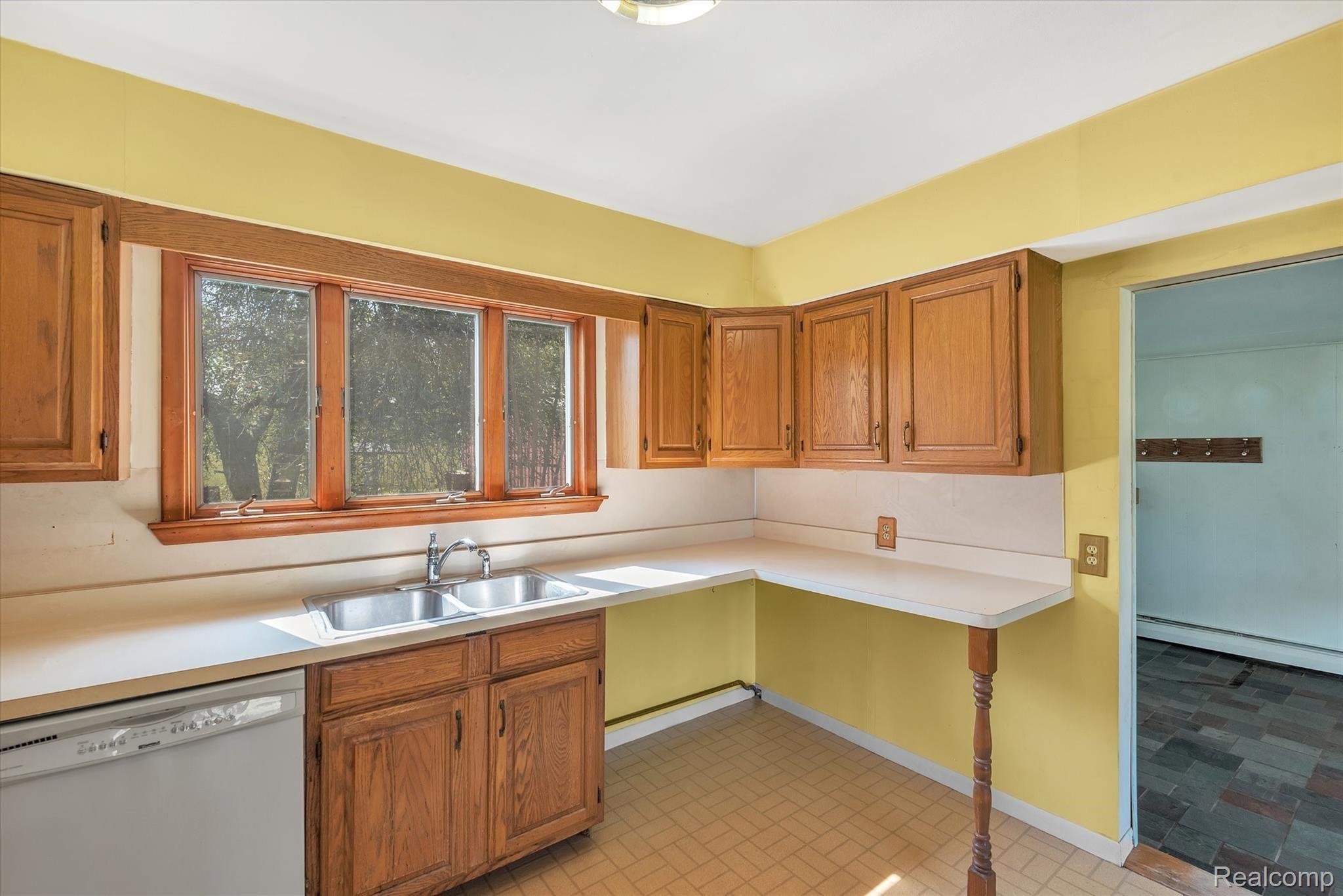 12557 Darling Road Milan, MI 48160 - Photo 18 of 41 18-12557-Darling-Rd-WindowStill-Real-Estate-Photography-18.jpg