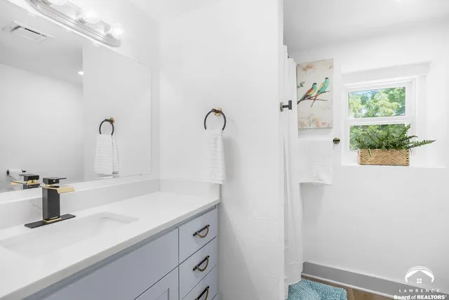 $274,900 | 731 South Main Street, Ottawa, KS 66067