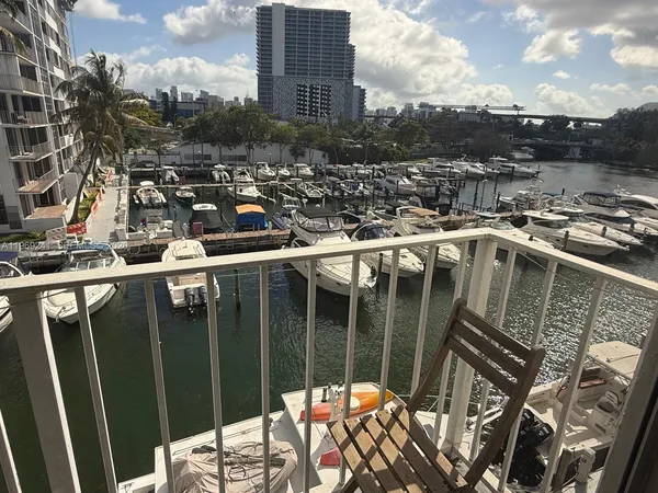 a picture of city view