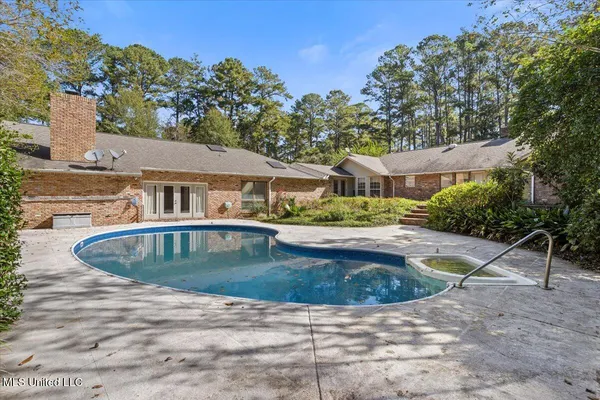 $420,000 | 1001 Pinehurst Place, McComb, MS 39648