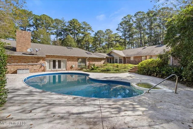 $445,000 | 1001 Pinehurst Place, McComb, MS 39648