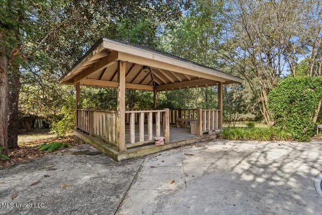 $445,000 | 1001 Pinehurst Place, McComb, MS 39648