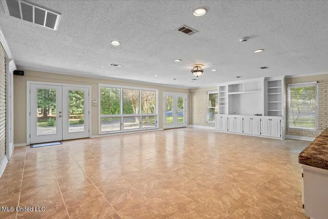 $445,000 | 1001 Pinehurst Place, McComb, MS 39648