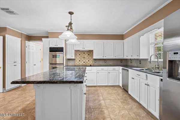 $420,000 | 1001 Pinehurst Place, McComb, MS 39648