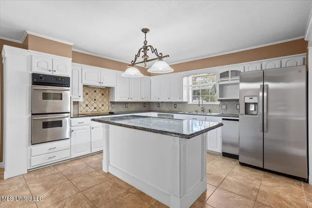 $445,000 | 1001 Pinehurst Place, McComb, MS 39648