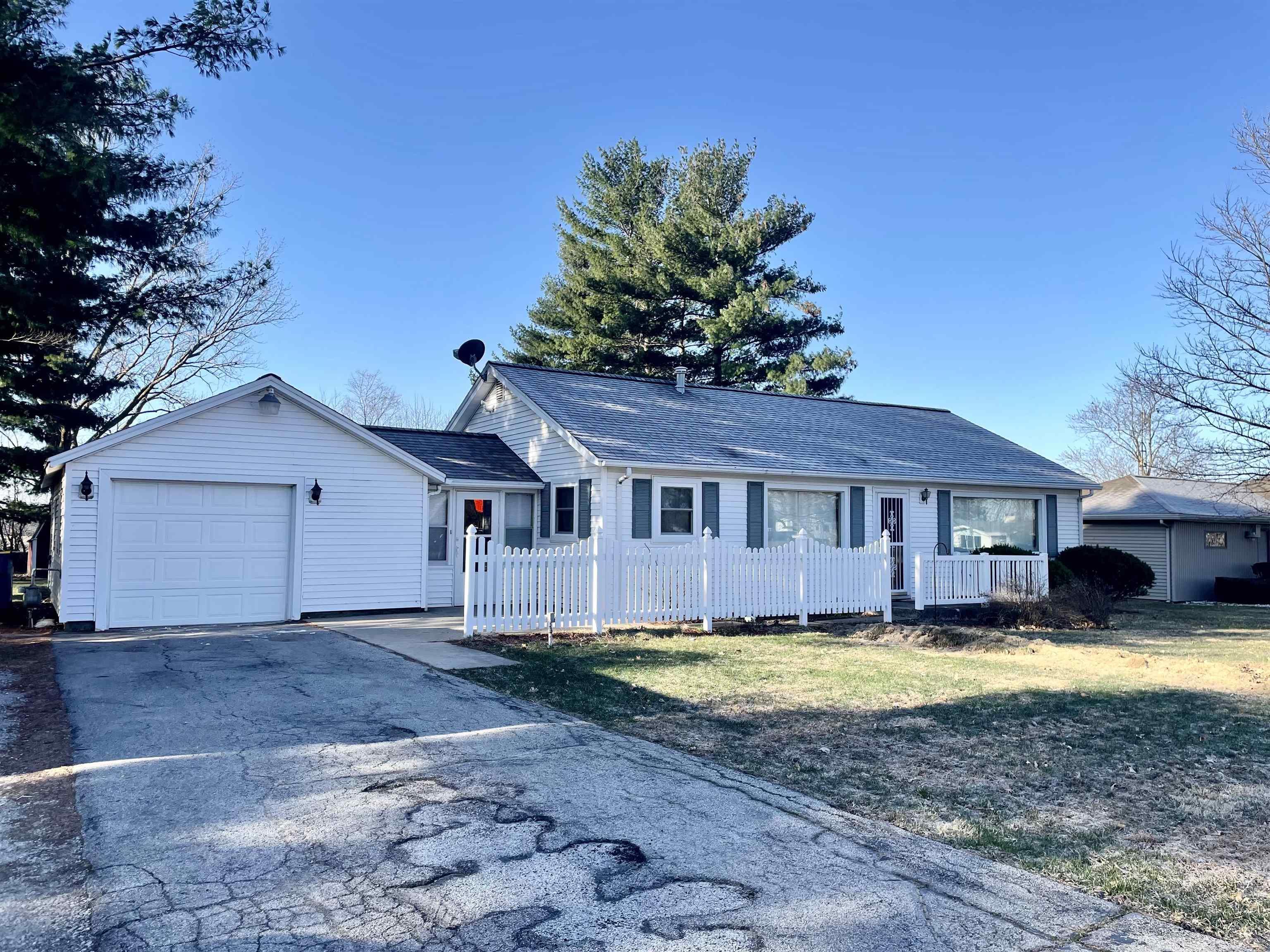 216 East Dustman Road Bluffton, IN 46714 - Photo 1 of 26 Gallery Image 1