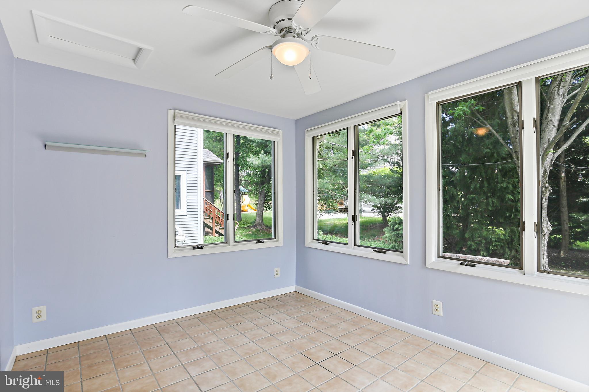 6914 Parchment Rise Columbia, MD 21044 - Photo 16 of 39 Sunroom - perfect for relaxing!