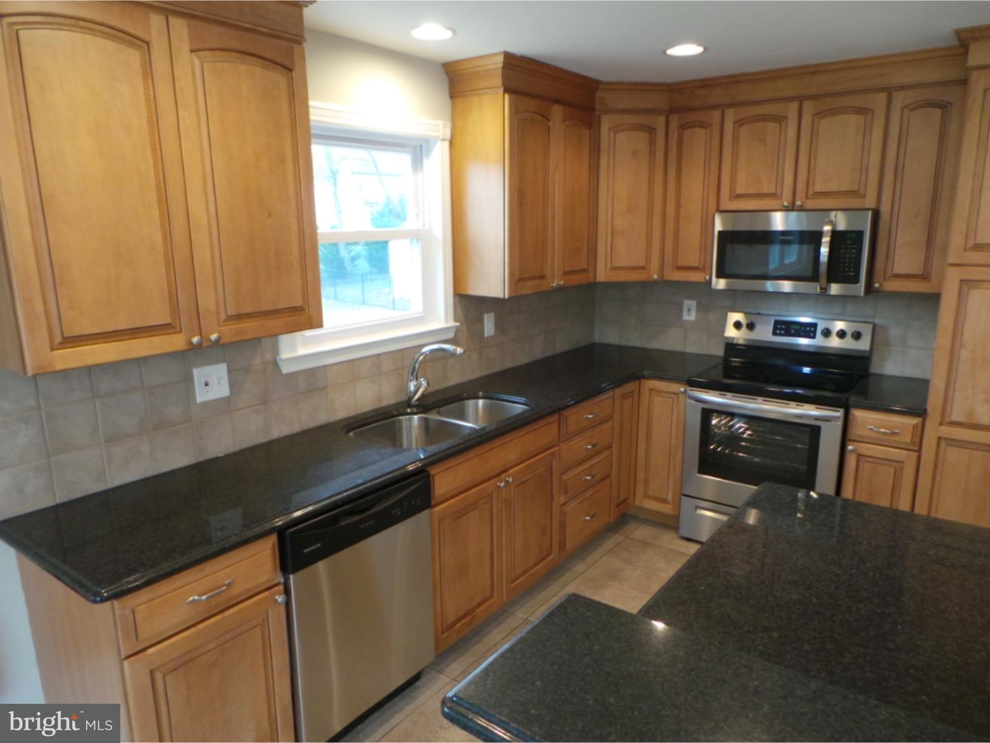 54 Wayside Road Berlin, NJ 08009 - Photo 5 of 25 Gallery Image 5