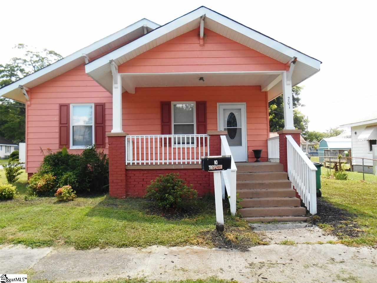 201 Gordon Street Clinton, SC 29325 - Photo 1 of 13 Gallery Image 1