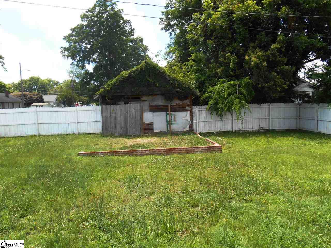 201 Gordon Street Clinton, SC 29325 - Photo 13 of 13 Gallery Image 13