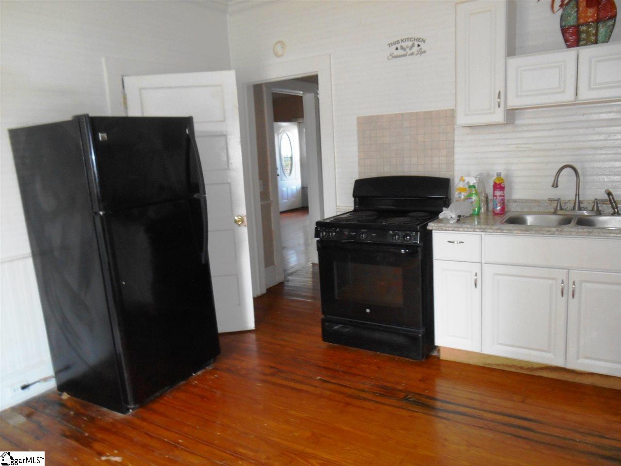 201 Gordon Street Clinton, SC 29325 - Photo 6 of 13 Gallery Image 6