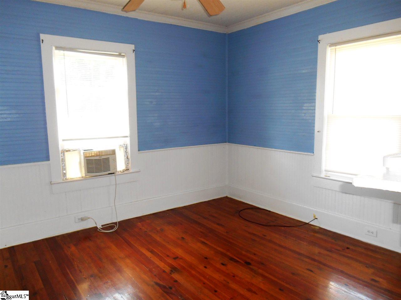 201 Gordon Street Clinton, SC 29325 - Photo 8 of 13 Gallery Image 8