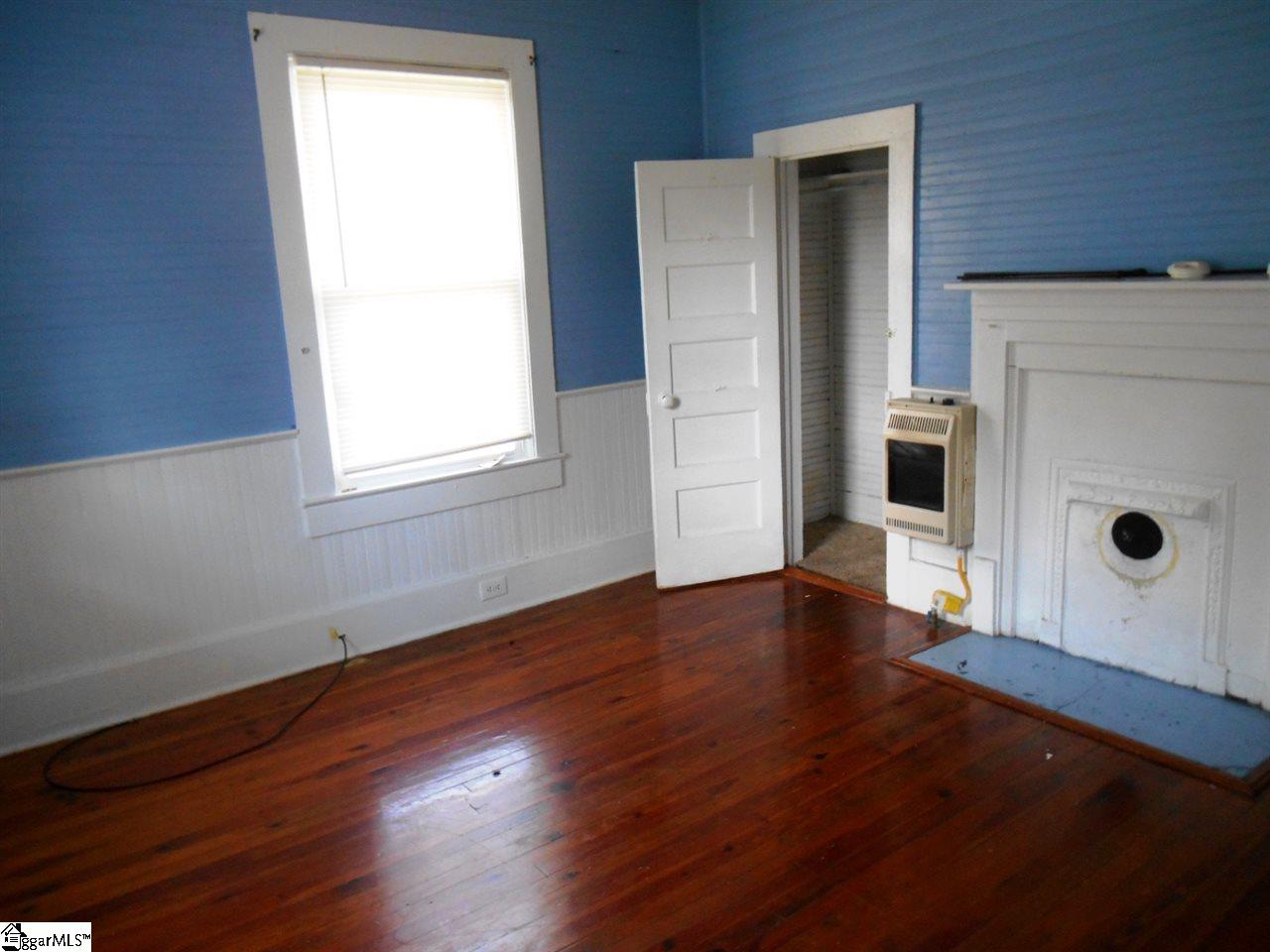 201 Gordon Street Clinton, SC 29325 - Photo 9 of 13 Gallery Image 9