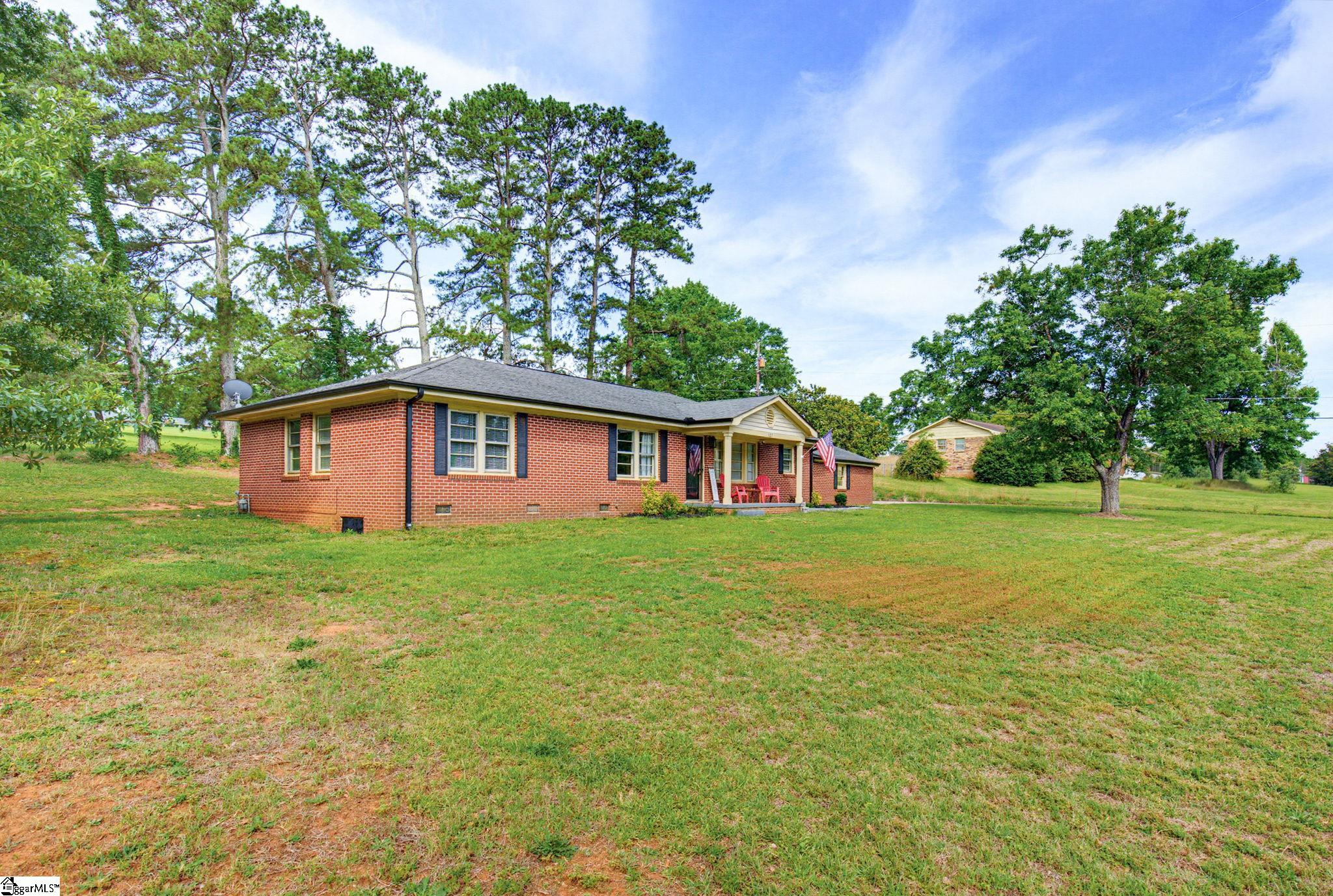 107 Wilson Road Anderson, SC 29625 - Photo 2 of 32