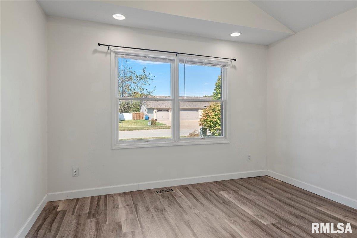 1052 Oakbrook Avenue Chatham, IL 62629 - Photo 20 of 30