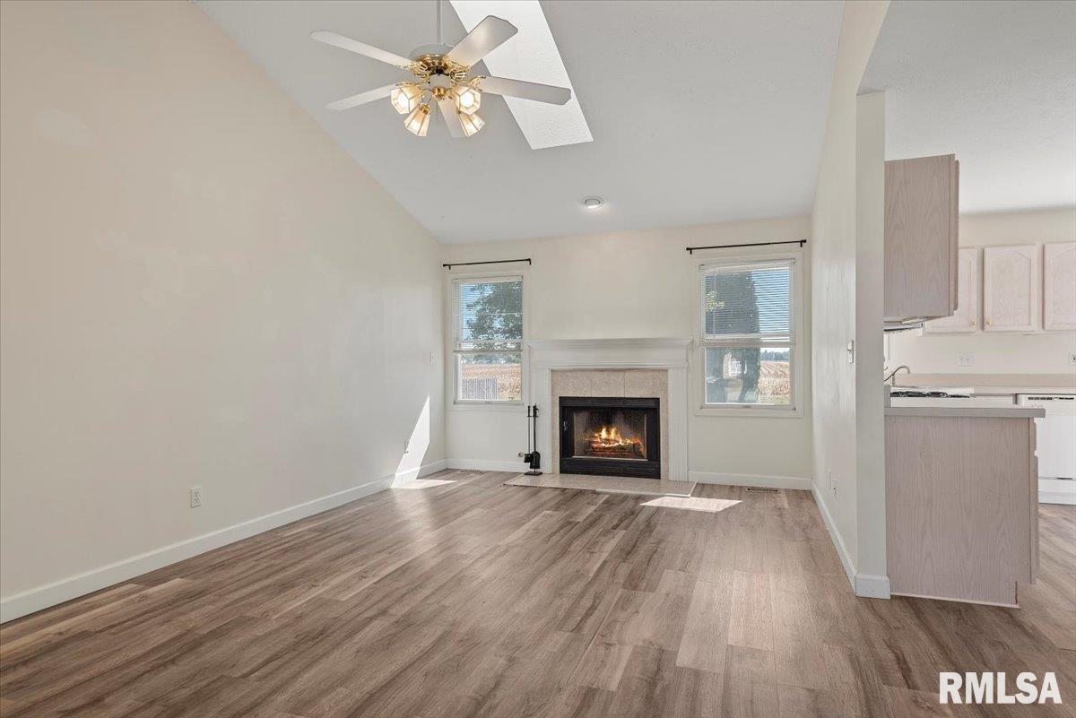 1052 Oakbrook Avenue Chatham, IL 62629 - Photo 4 of 30