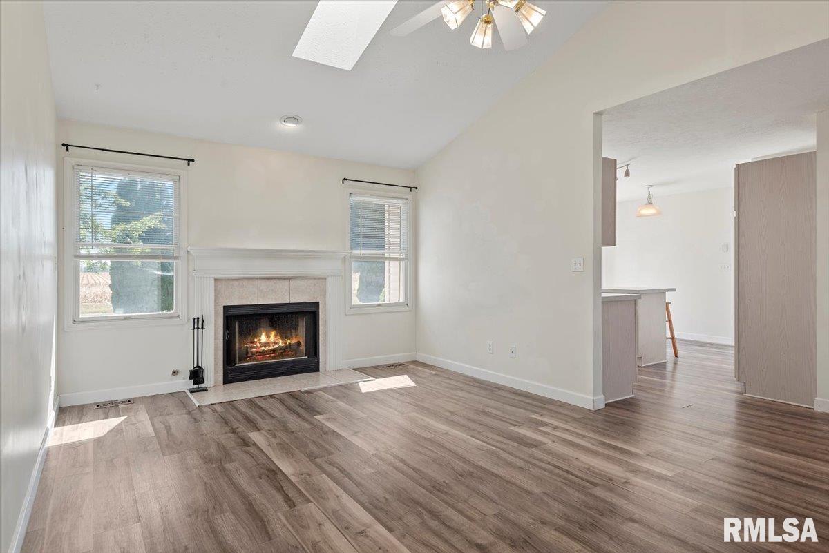 1052 Oakbrook Avenue Chatham, IL 62629 - Photo 5 of 30