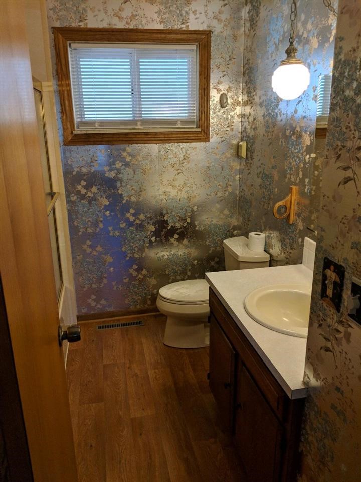 4393 North Vassar Road Flint, MI 48506 - Photo 14 of 19 21508718-13.JPG